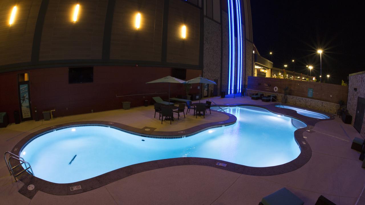 Cherokee Casino Hotel Roland Exterior photo